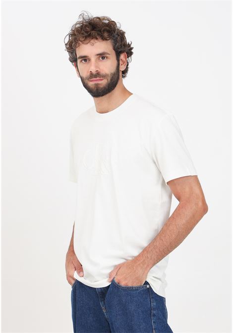 T-shirt a manica corta bianca da uomo con ricamo logo CALVIN KLEIN JEANS | J30J325916YBIYBI